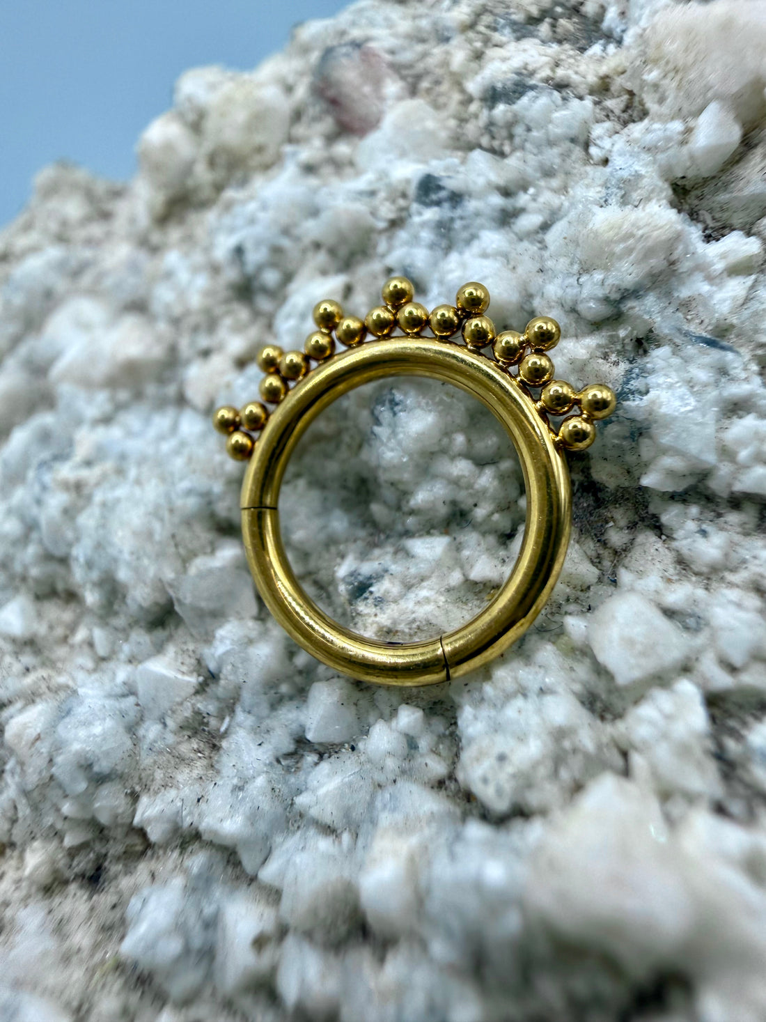 Ring/Clicker Titan 1.2mm orientalisch mit Dots 8mm