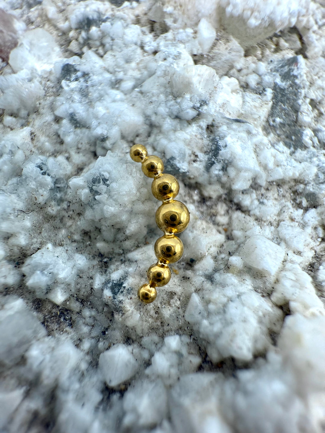 Labret Titan 1.2mm mit Sichel-Dots 8mm